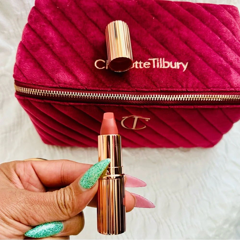 Charlotte Tilbury Full Size Universal Pink Pillow Talk Lipstick
